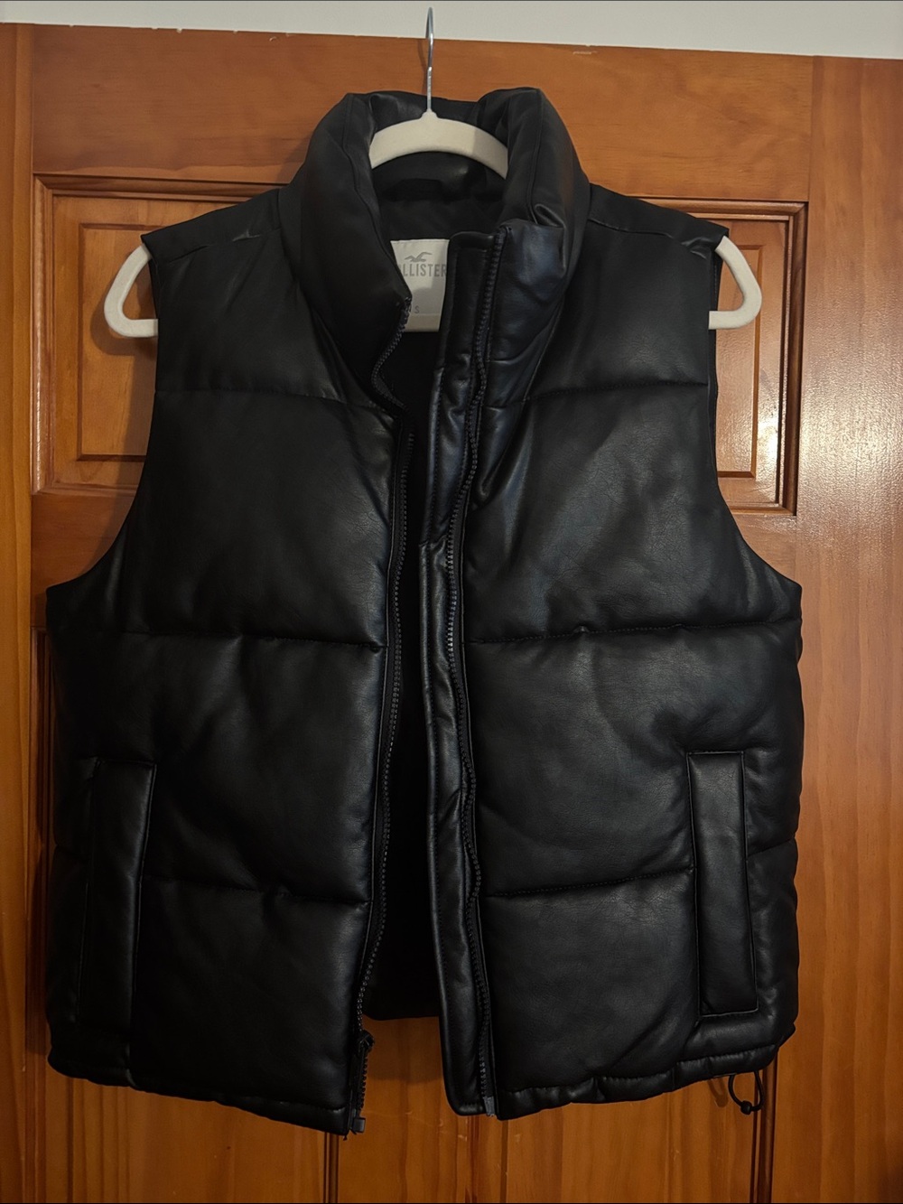 Hollister Women’s Black Quilted Puffer Vest